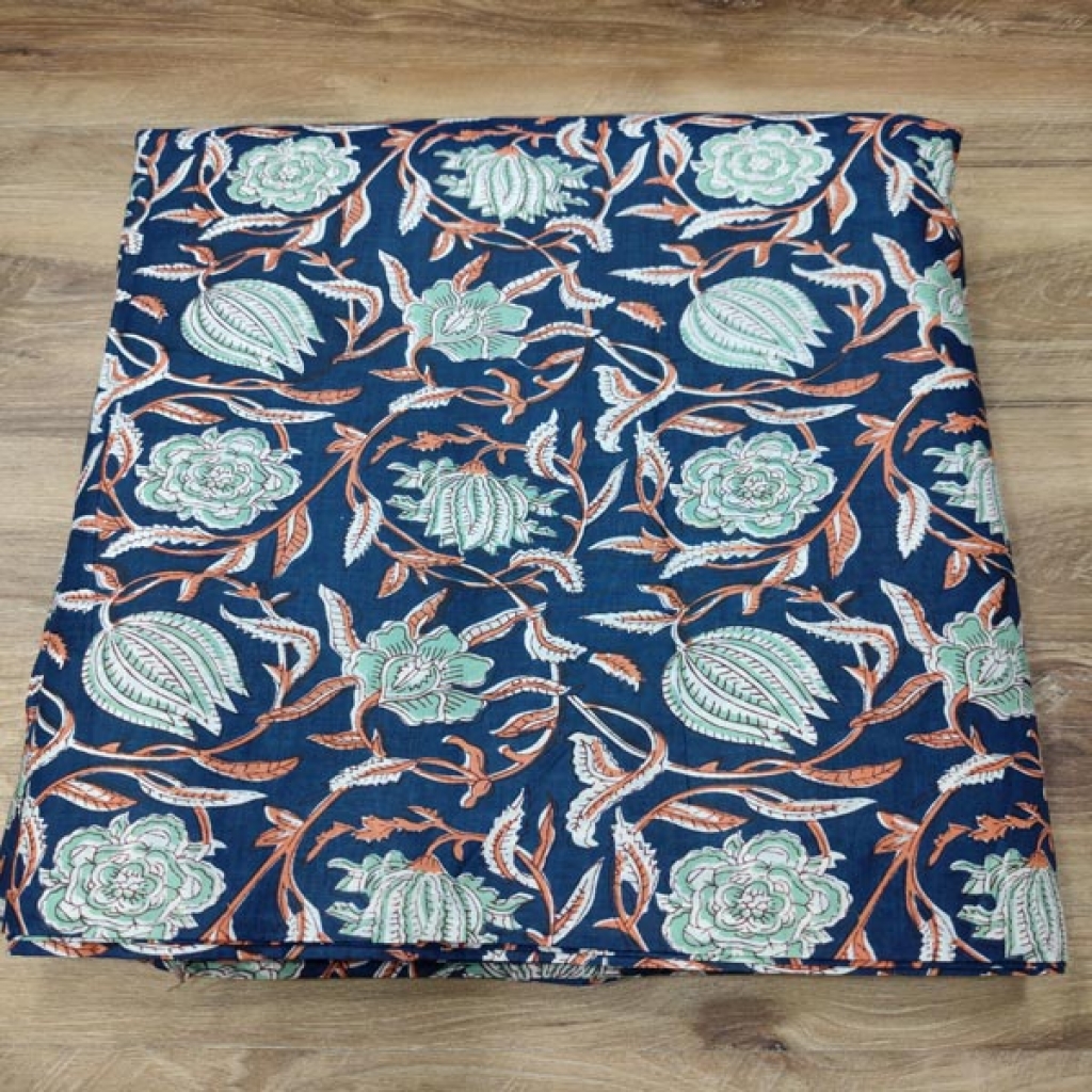 Lateast New Beautifull Design Small Floral Prints Cotton Fabric Sewing Fabric for Dress Making Quilting Fabric