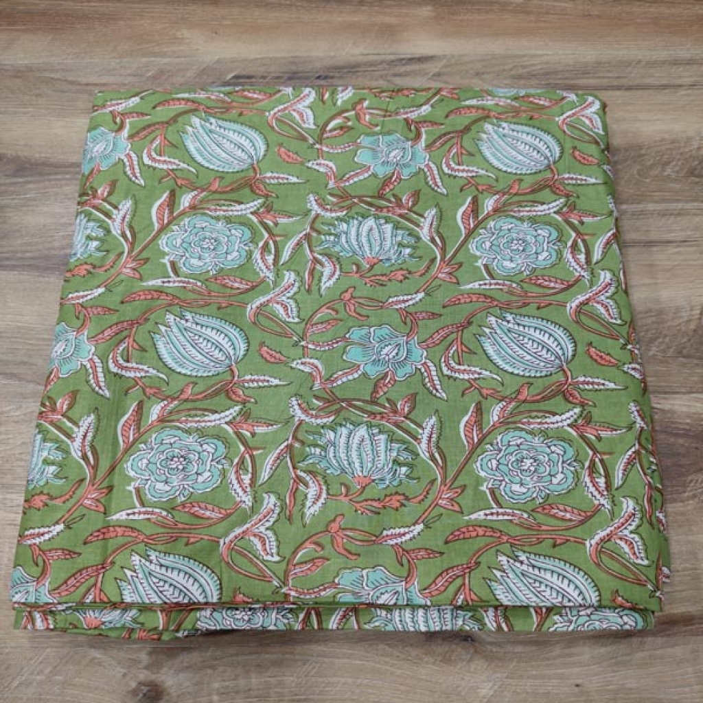 Lateast New Beautifull Design Small Floral Prints Cotton Fabric Sewing Fabric for Dress Making Quilting Fabric