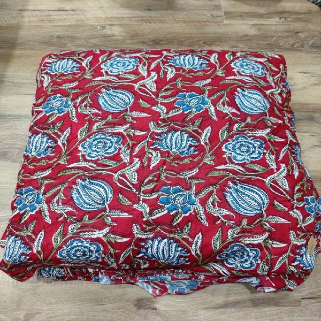 Lateast New Beautifull Design Small Floral Prints Cotton Fabric Sewing Fabric for Dress Making Quilting Fabric