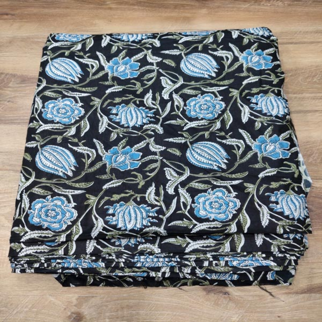 Lateast New Beautifull Design Small Floral Prints Cotton Fabric Sewing Fabric for Dress Making Quilting Fabric