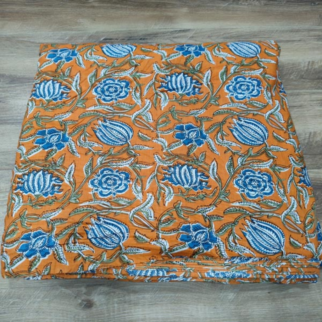 Lateast New Beautifull Design Small Floral Prints Cotton Fabric Sewing Fabric for Dress Making Quilting Fabric