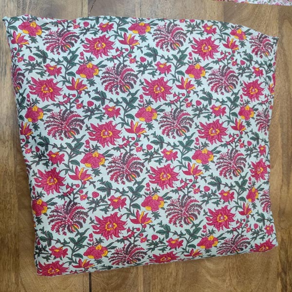 New Beautifull Design Small Floral Screen Prints Cotton Fabric Sewing Fabric for Dress Making Quilting Fabric Kimono